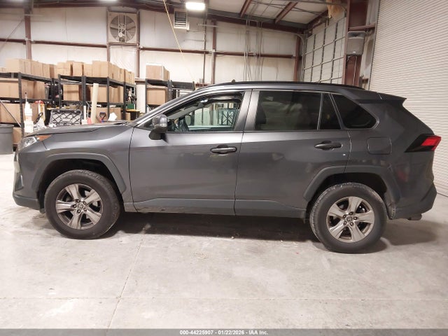 Продажа на аукционе авто 2021 Toyota Rav4 Xle, vin: 2T3W1RFV4MC124290, номер лота: 44225907
