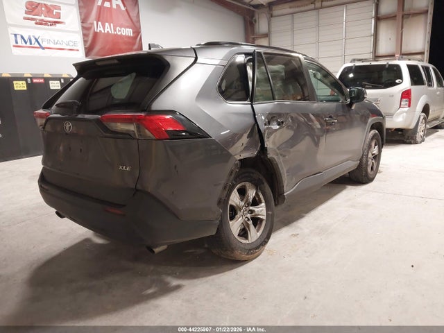 Продажа на аукционе авто 2021 Toyota Rav4 Xle, vin: 2T3W1RFV4MC124290, номер лота: 44225907