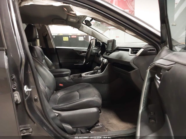 Продажа на аукционе авто 2021 Toyota Rav4 Xle, vin: 2T3W1RFV4MC124290, номер лота: 44225907