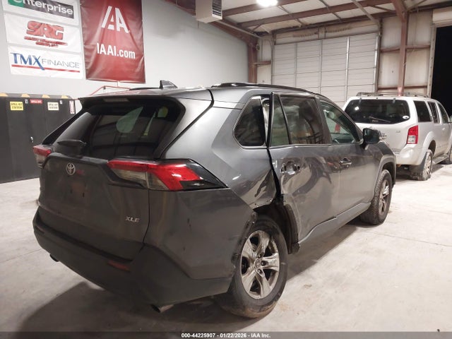Продажа на аукционе авто 2021 Toyota Rav4 Xle, vin: 2T3W1RFV4MC124290, номер лота: 44225907