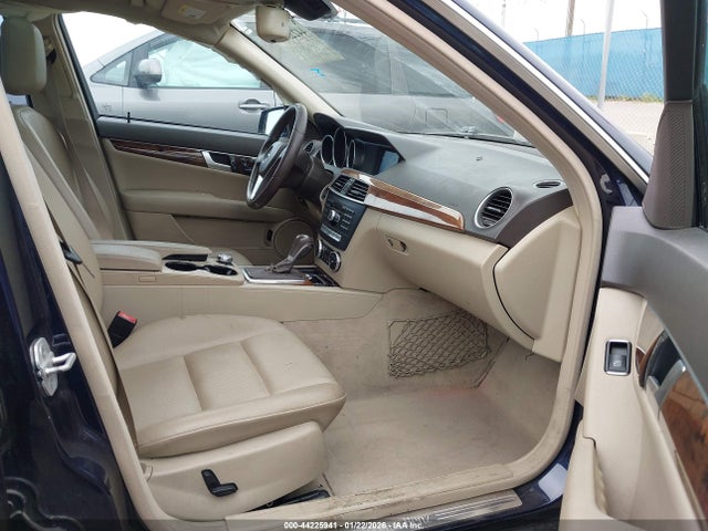 WDDGF4HB8EG214183 Mercedes-Benz C-class C 250 Sport