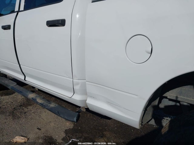 3C6UR5CL4JG256611 RAM 2500 Tradesman 4x4 6&#039;4 Box