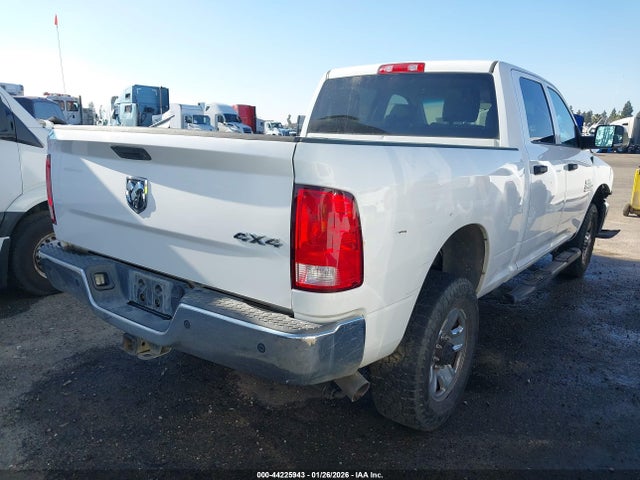 3C6UR5CL4JG256611 RAM 2500 Tradesman 4x4 6&#039;4 Box