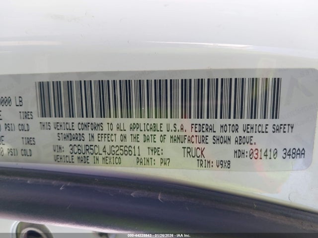 3C6UR5CL4JG256611 RAM 2500 Tradesman 4x4 6&#039;4 Box