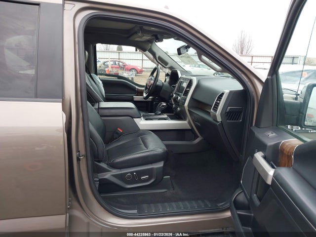 1FTFW1EG8JKG07239 Ford F-150 Lariat