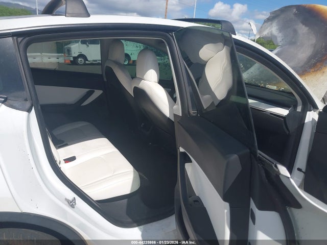 2021 TESLA MODEL Y 5YJYGDEDXMF103483 Photo 7