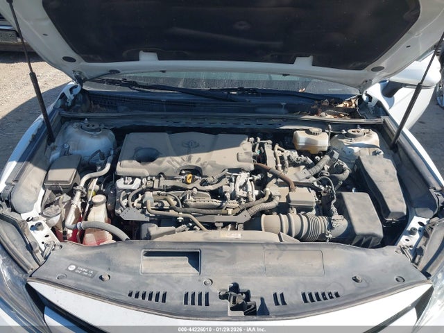 4T1B21HK0JU003422 Toyota Camry Hybrid Xle