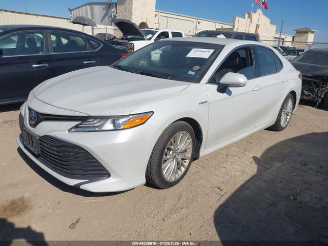 4T1B21HK0JU003422 Toyota Camry Hybrid Xle