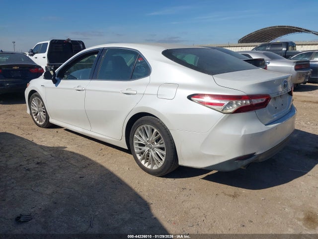 4T1B21HK0JU003422 Toyota Camry Hybrid Xle