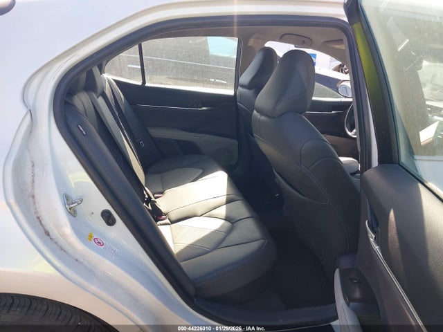 4T1B21HK0JU003422 Toyota Camry Hybrid Xle