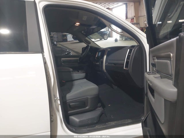2019 Ram 1500 Classic Slt  4x2 6'4 Box მანქანა იყიდება აუქციონზე, vin: 1C6RR6TT5KS653735, აუქციონის ნომერი: 44226024