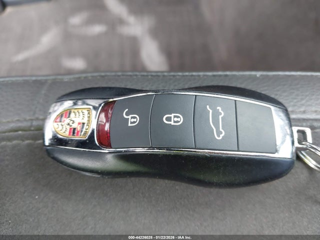 2017 PORSCHE MACAN WP1AA2A55HLB00319 Photo 10