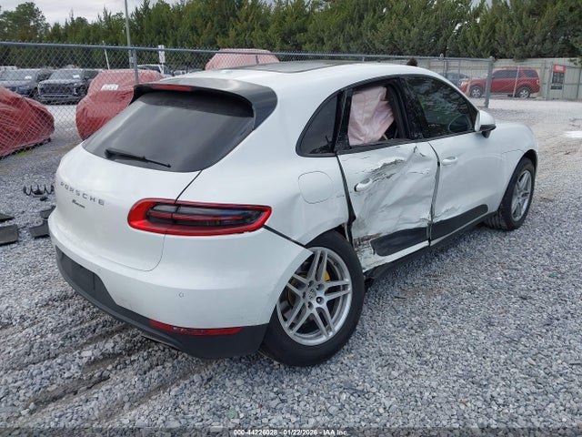 2017 PORSCHE MACAN WP1AA2A55HLB00319 Photo 3