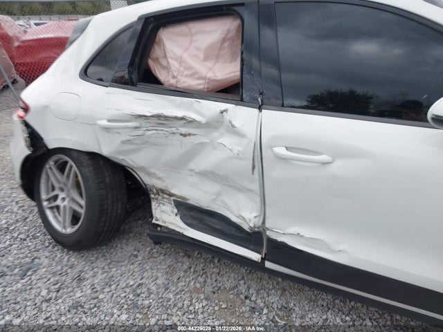 2017 PORSCHE MACAN WP1AA2A55HLB00319 Photo 5