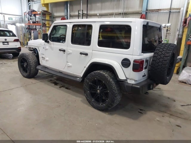 1C4HJXEG8JW245111 Jeep Wrangler Unlimited Sahara 4x4