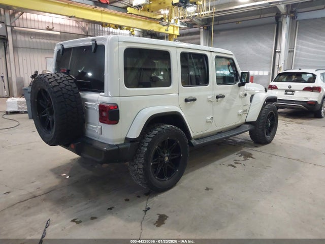 1C4HJXEG8JW245111 Jeep Wrangler Unlimited Sahara 4x4