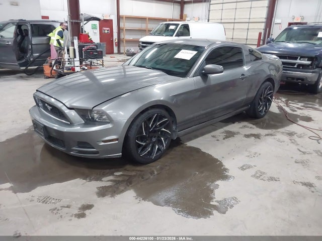 Ford Mustang V6 Premium 2014 1ZVBP8AM2E5201331 Image 2
