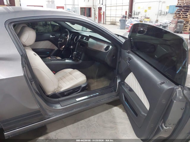Ford Mustang V6 Premium 2014 1ZVBP8AM2E5201331 Image 5