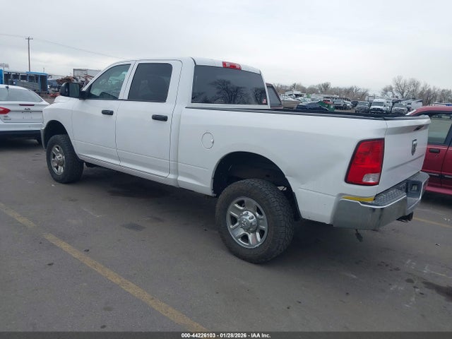 2015 RAM 2500 3C6TR5CT0FG504825 Photo 2