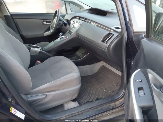 Toyota Prius Two 2015 JTDKN3DU8F0483948 Image 5