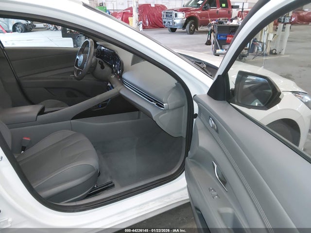 5NPLS4AG0MH032756 Hyundai ELANTRA SEL