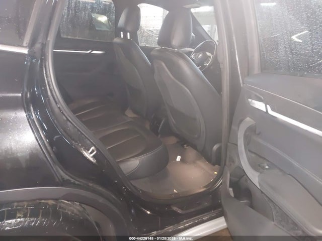 2017 BMW X1 WBXHT3Z30H4A54353 Photo 7