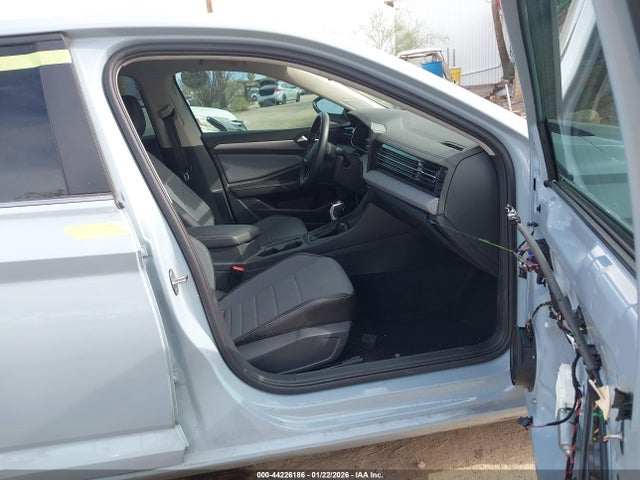 3VWEX7BU5SM076790 Volkswagen Jetta 1.5t Se