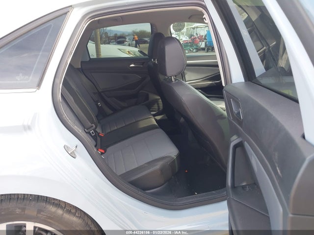3VWEX7BU5SM076790 Volkswagen Jetta 1.5t Se