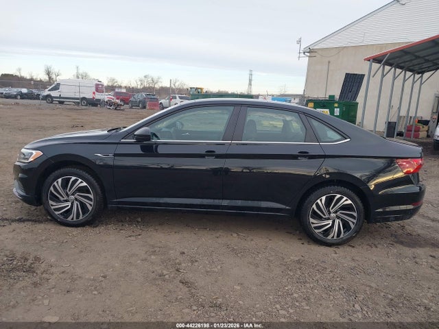 44226198 :رقم المزاد ، 3VWE57BUXMM093819 vin ، 2021 Volkswagen Jetta 1.4t Sel مزاد بيع