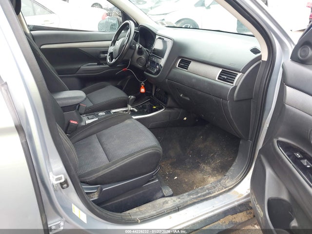 2017 MITSUBISHI OUTLANDER JA4AZ3A35HZ057963 Photo 4