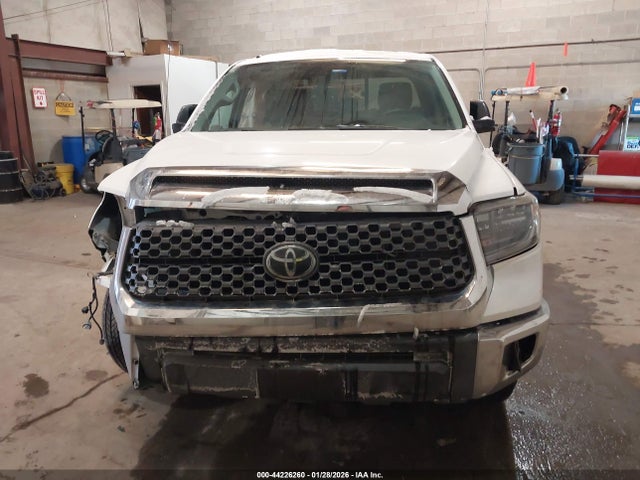 5TFUW5F12JX744589 Toyota Tundra Sr5 5.7l V8