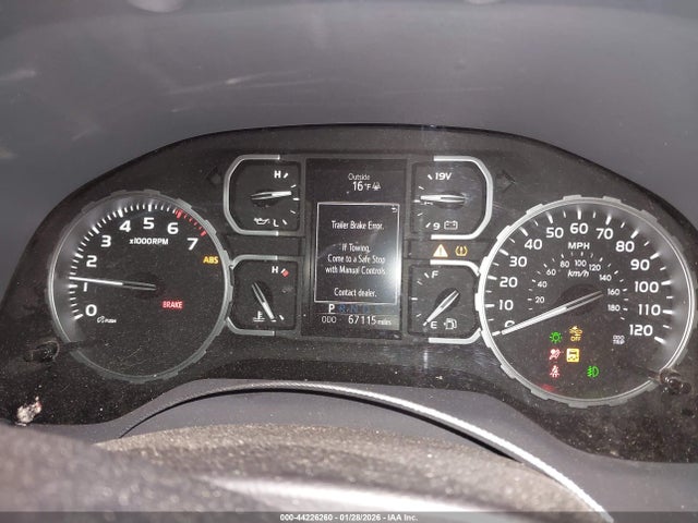 5TFUW5F12JX744589 Toyota Tundra Sr5 5.7l V8