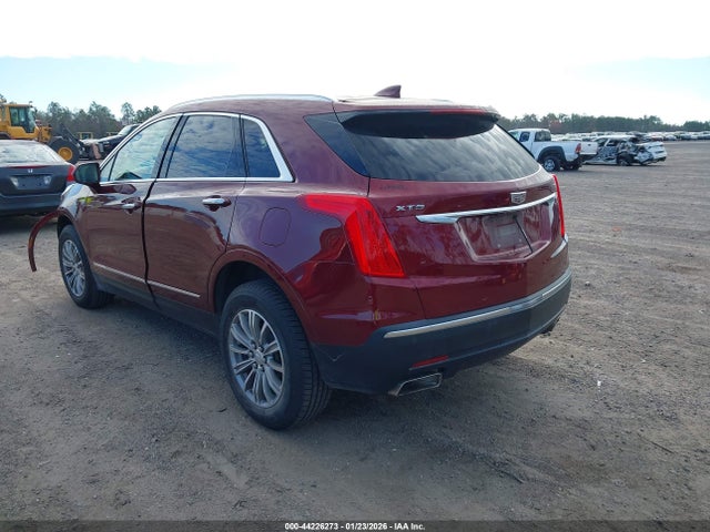 2017 CADILLAC XT5 1GYKNBRSXHZ229653 Photo 2