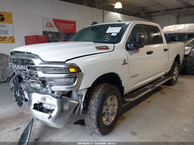 44226275 :رقم المزاد ، 3C63R5DL1SG528351 vin ، 2025 Ram 2500 Big Horn  4x4 6'4 Box مزاد بيع
