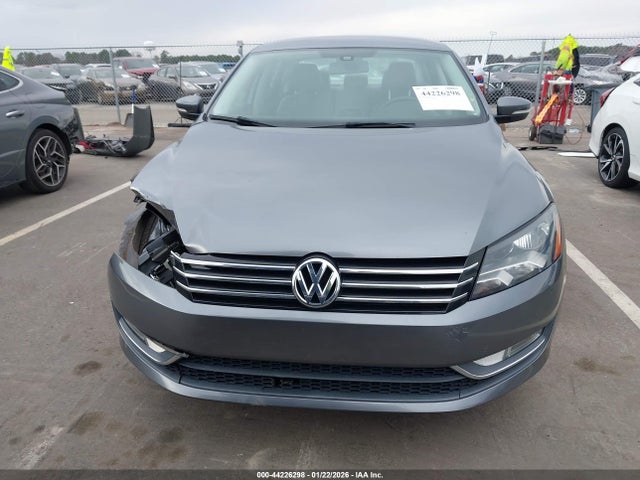2015 Volkswagen Passat 1.8t Limited Edition მანქანა იყიდება აუქციონზე, vin: 1VWAT7A34FC122295, აუქციონის ნომერი: 44226298