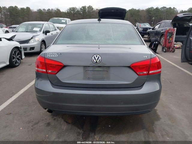 2015 Volkswagen Passat 1.8t Limited Edition მანქანა იყიდება აუქციონზე, vin: 1VWAT7A34FC122295, აუქციონის ნომერი: 44226298