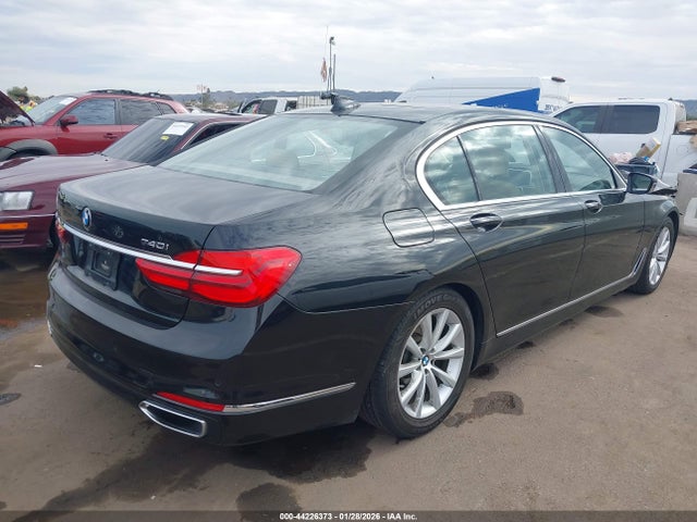 2016 BMW 740I WBA7E2C54GG547550 Photo 3