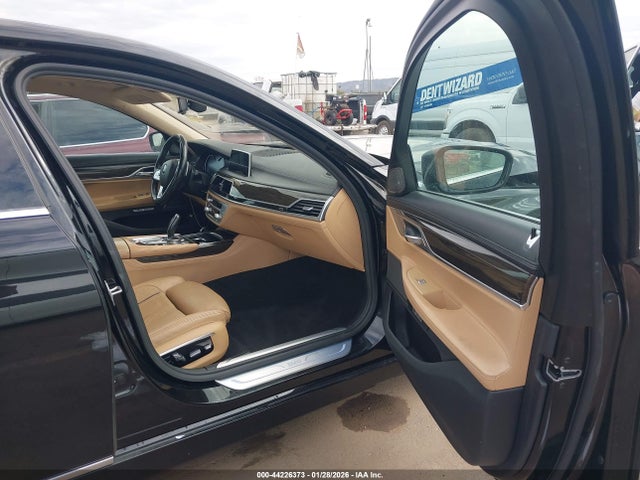 2016 BMW 740I WBA7E2C54GG547550 Photo 4