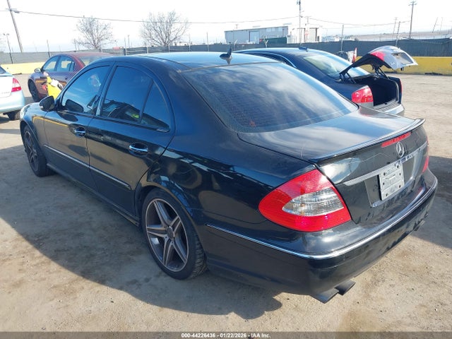 2007 MERCEDES-BENZ E 63 AMG WDBUF77X97B004539 Photo 2