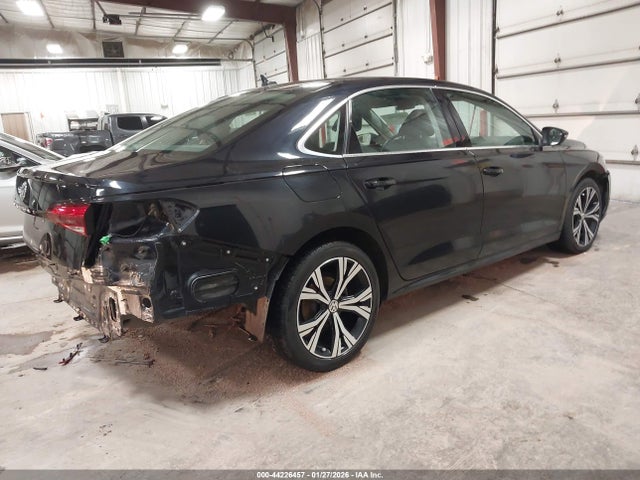 2021 VOLKSWAGEN PASSAT 1VWSA7A32MC012479 Photo 3