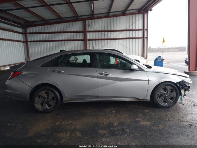5NPLM4AG3MH049061 Hyundai ELANTRA SEL