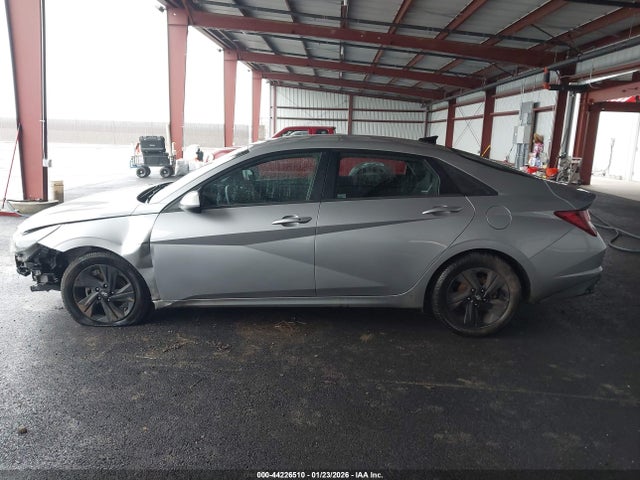 5NPLM4AG3MH049061 Hyundai ELANTRA SEL