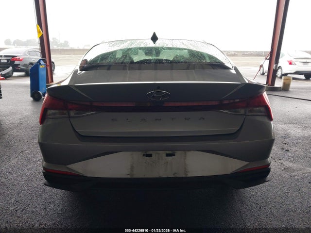 5NPLM4AG3MH049061 Hyundai ELANTRA SEL