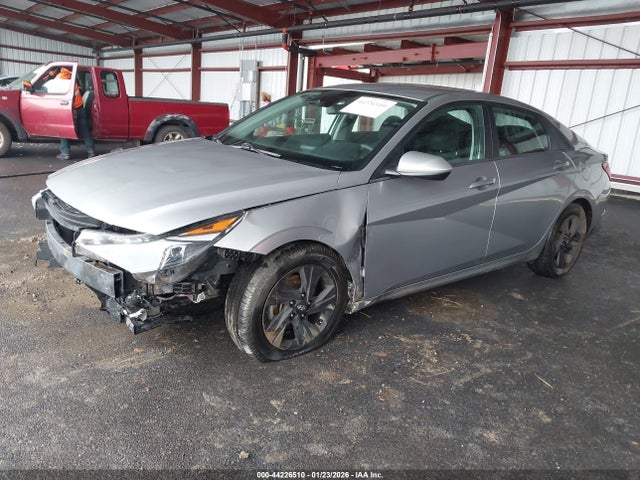 5NPLM4AG3MH049061 Hyundai ELANTRA SEL