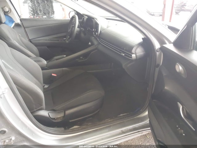 5NPLM4AG3MH049061 Hyundai ELANTRA SEL