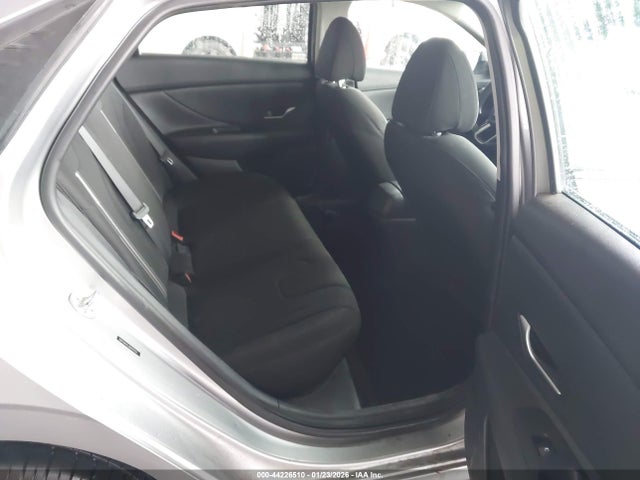 5NPLM4AG3MH049061 Hyundai ELANTRA SEL