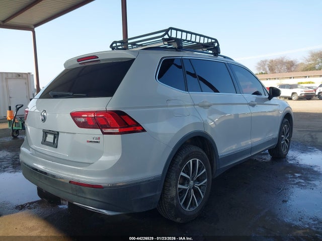 2018 VOLKSWAGEN TIGUAN 3VV2B7AX4JM219843 Photo 3