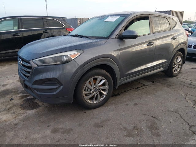 Hyundai TUCSON SE 2016 KM8J23A42GU155813 Image 2