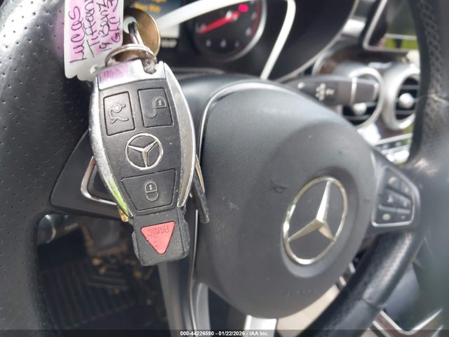 2019 Mercedes-benz Glc 300 4matic მანქანა იყიდება აუქციონზე, vin: WDC0G4KB5KV142216, აუქციონის ნომერი: 44226590