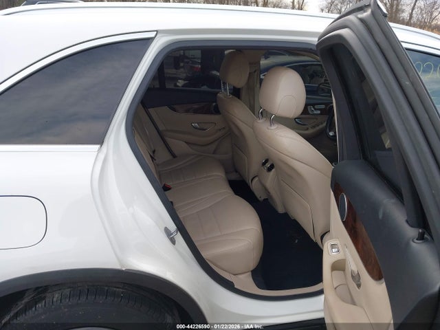 2019 Mercedes-benz Glc 300 4matic მანქანა იყიდება აუქციონზე, vin: WDC0G4KB5KV142216, აუქციონის ნომერი: 44226590
